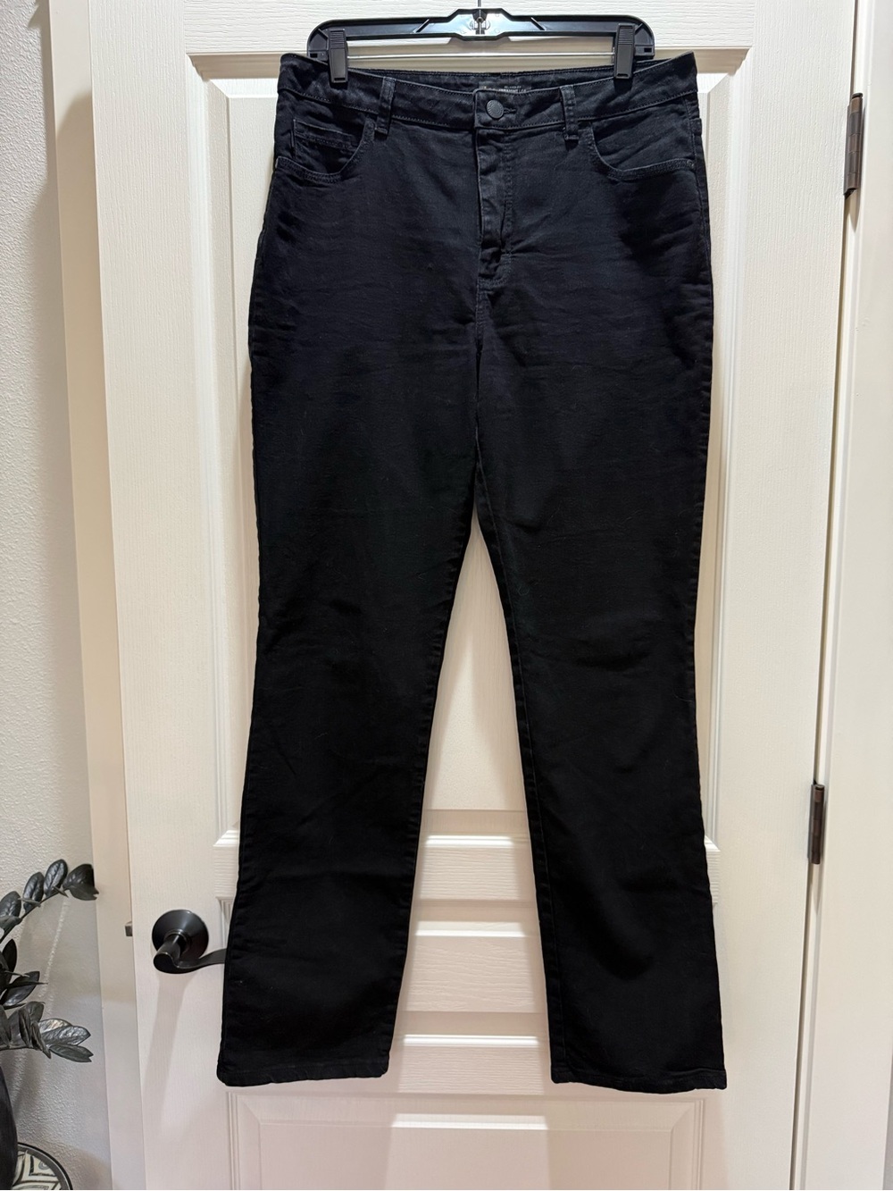 Lee Black Women's high Rise Straight-Leg Jeans NWOT Size 12 Long